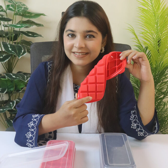 24 Grid Silicon Ice Cube Tray With Lid - Image 3